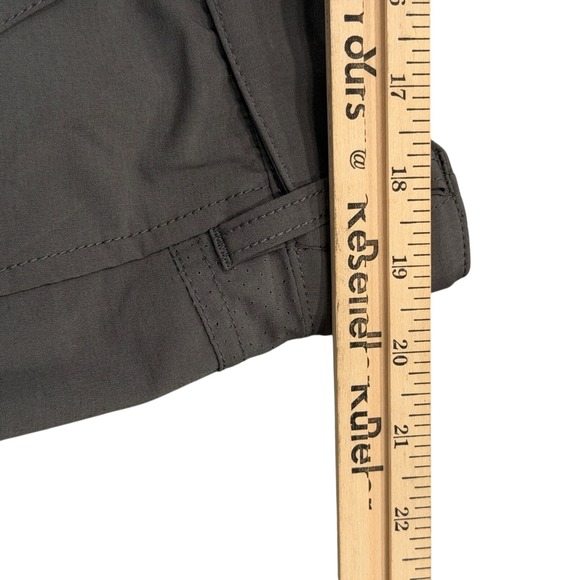 Huk Performance Fishing Shorts Mens XL Gray Quick Dry Stretch Cargo Utility New - Picture 6 of 11